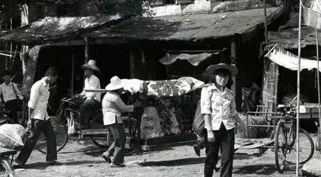 �z��1988��12�²�����··��ͨ������·�����Ľ־�