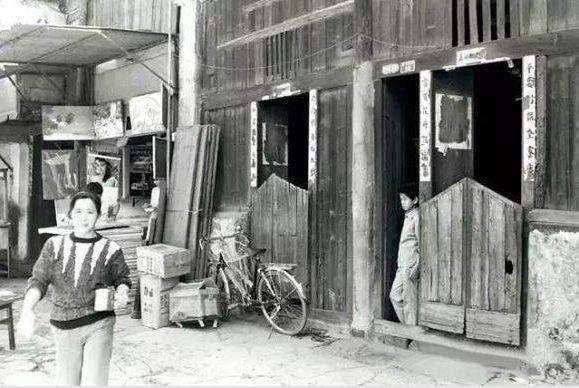 �z��1989��1��9������(d��ng)�r�ĺ��������A��·