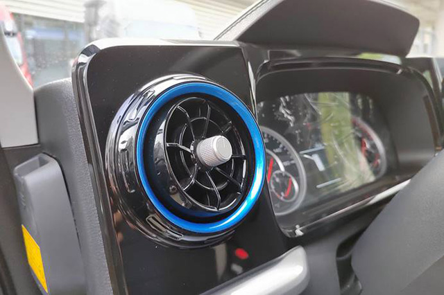 ��(n��i)����A�и��� ���Ի����ø��ӳ�ɫ �����Ը���