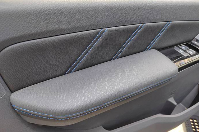 ��(n��i)����A�и��� ���Ի����ø��ӳ�ɫ �����Ը���