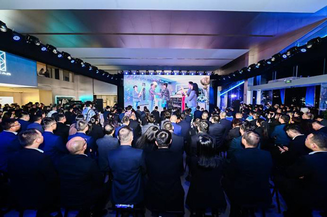 ���оW(w��ng)�t�µؘ�(bi��o) ȫ���׼�iCAR Space�ؑc��ʽ�_�I(y��)