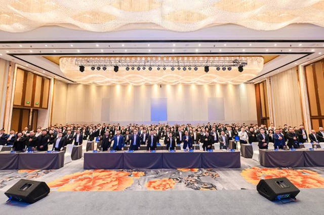 iCAR�ٶ���ˢ����23��׌�����300��iCAR Space